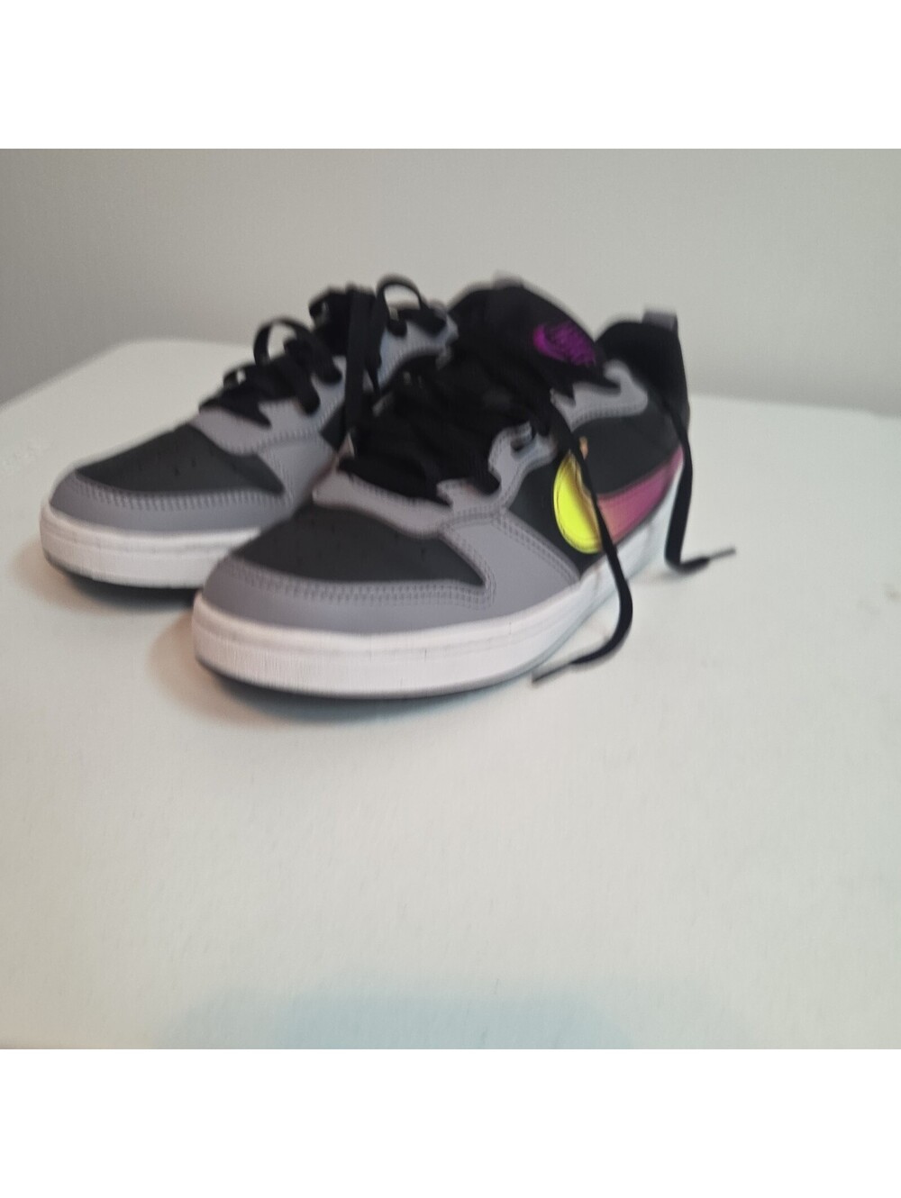 youth Nike court burough lows size 6Y